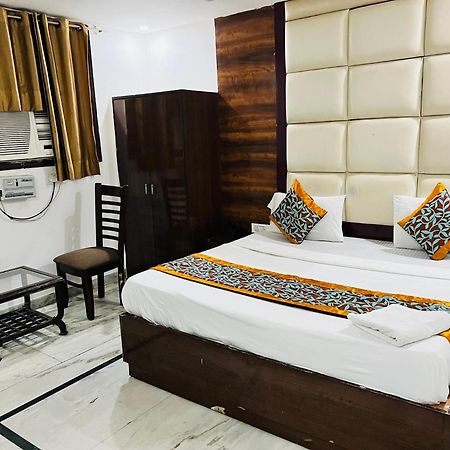 Hotel Marina Near Igi Airport Delhi Ню Делхи Екстериор снимка