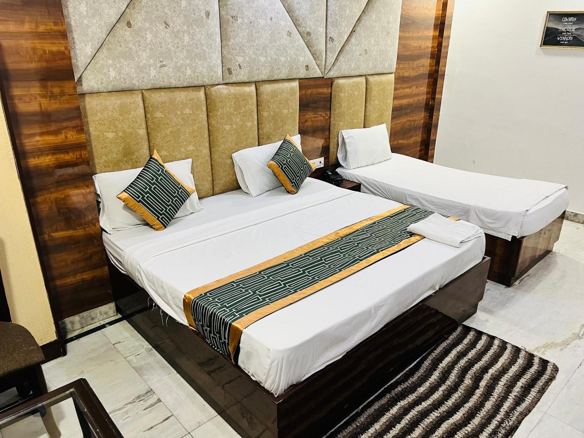 Hotel Marina Near Igi Airport Delhi Ню Делхи Екстериор снимка