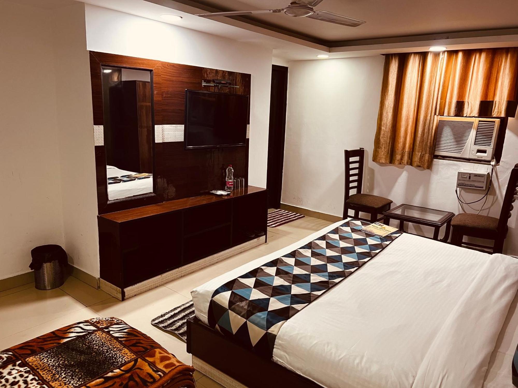 Hotel Marina Near Igi Airport Delhi Ню Делхи Екстериор снимка