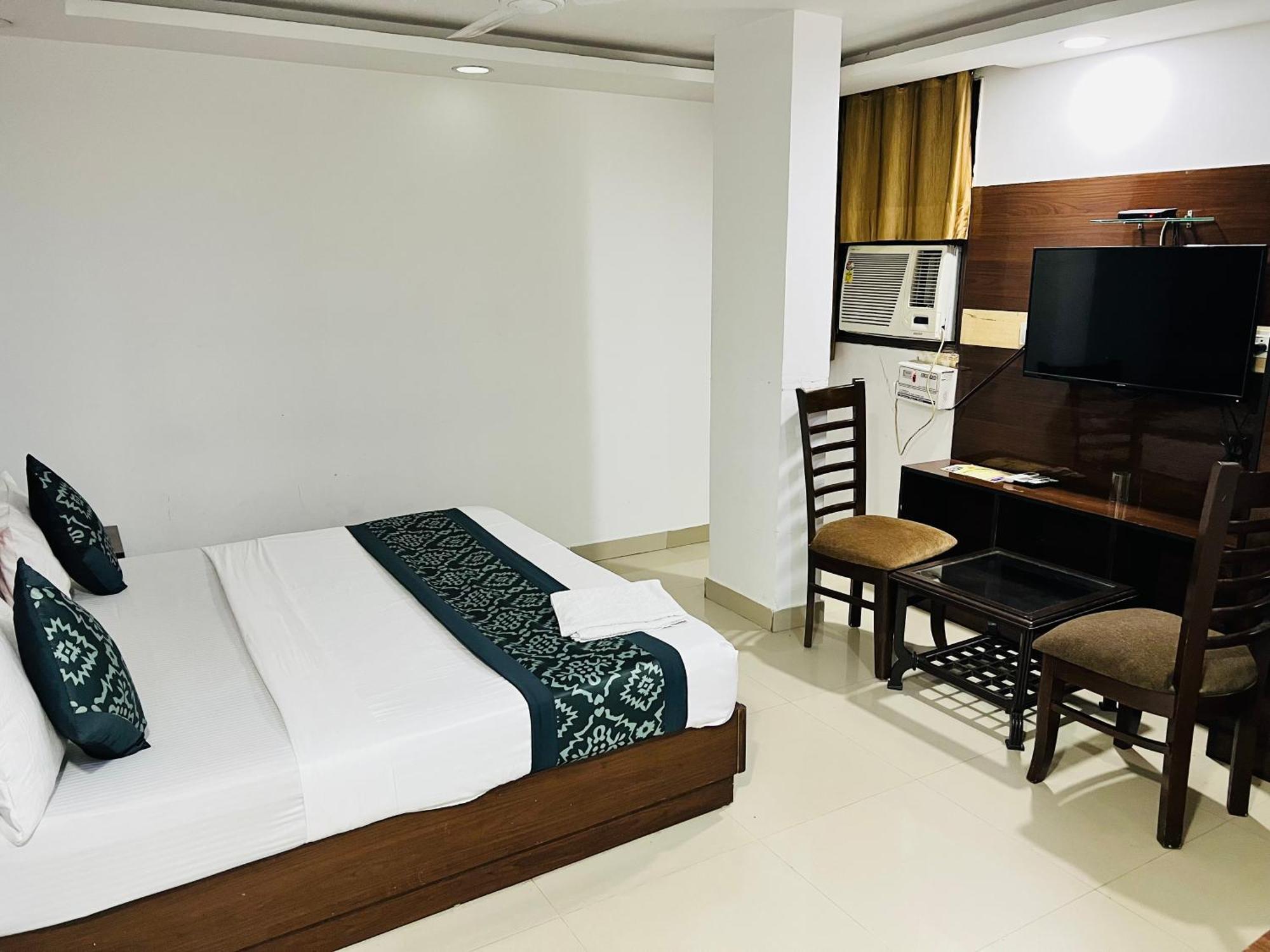 Hotel Marina Near Igi Airport Delhi Ню Делхи Екстериор снимка