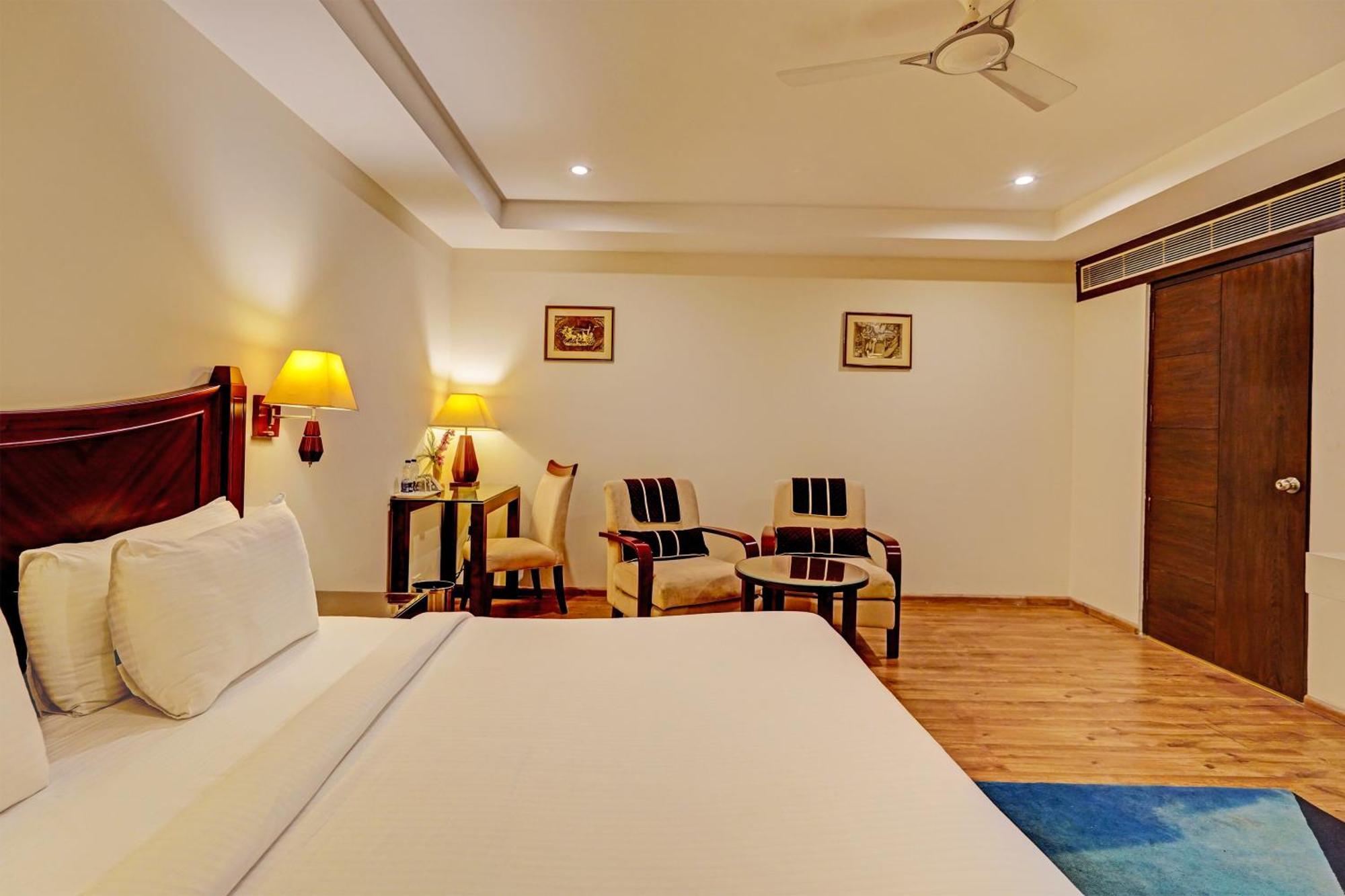 Hotel Marina Near Igi Airport Delhi Ню Делхи Екстериор снимка