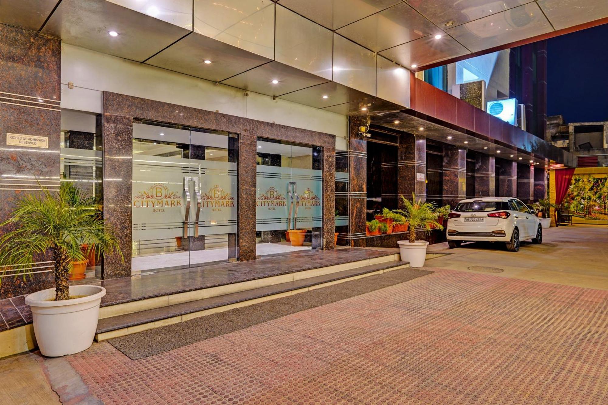 Hotel Marina Near Igi Airport Delhi Ню Делхи Екстериор снимка